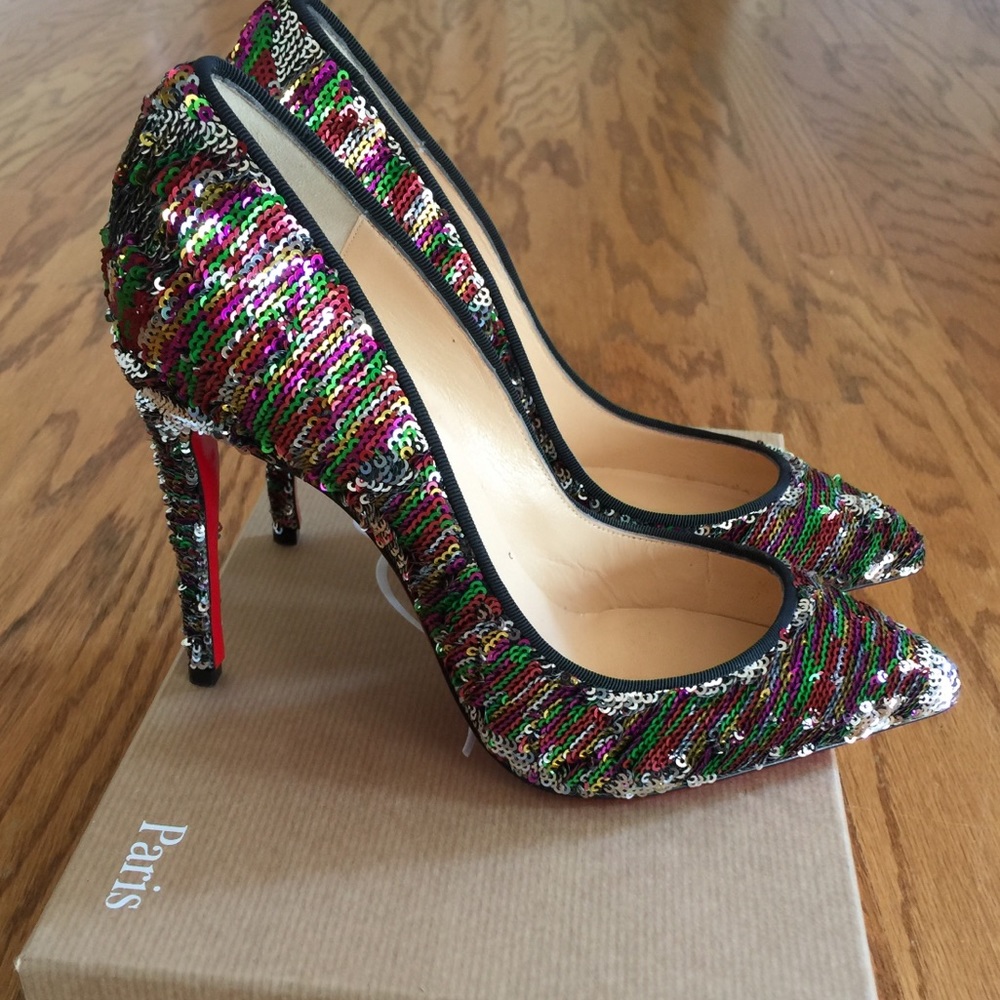 😊SOLD😊Christian Louboutin  pump in 37.5
